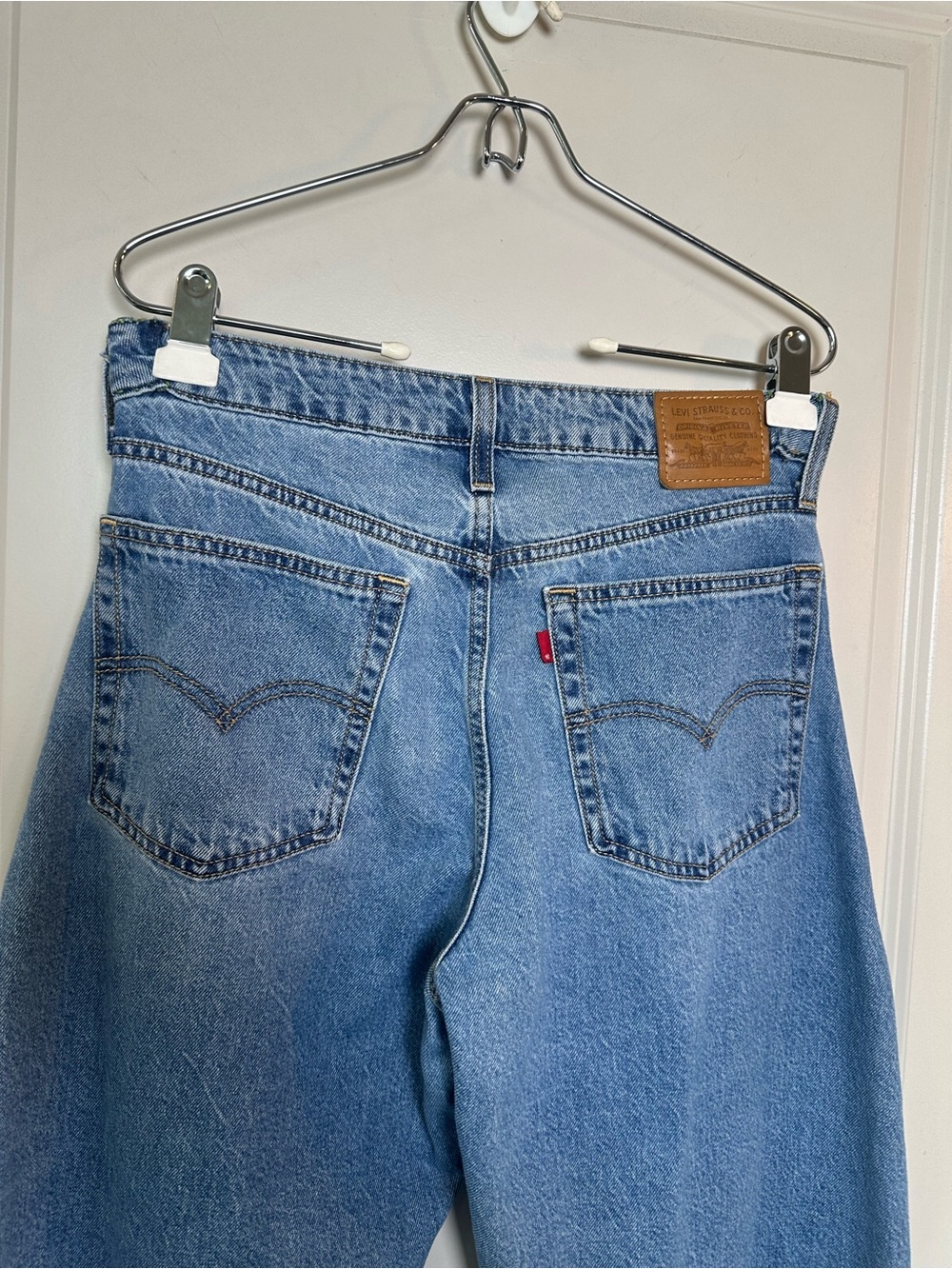 NWT Levis Premium Baggy Dad Barrel Jeans Classic Blue Denim - Picture 9 of 14